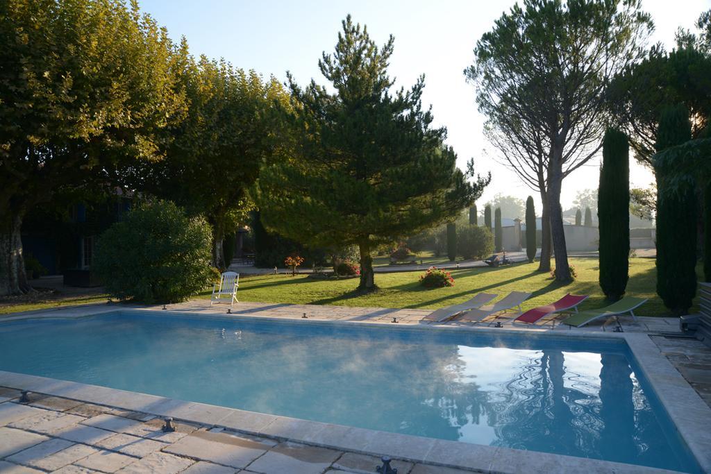 L'Oustau De Mistral Hotel Eyragues Exterior photo